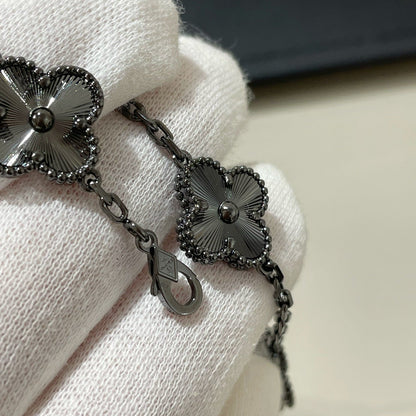 [Amore Jewelry]CLOVER 5 MOTIF BLACK BRACELET