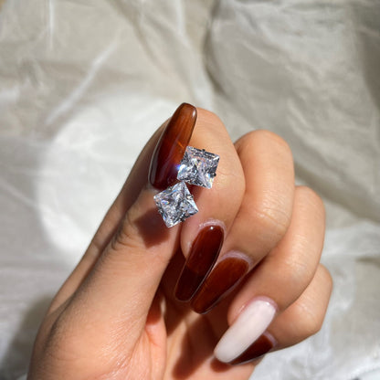 [Amore Jewelry]Stylish Shiny Square Center Stone Stud Earrings