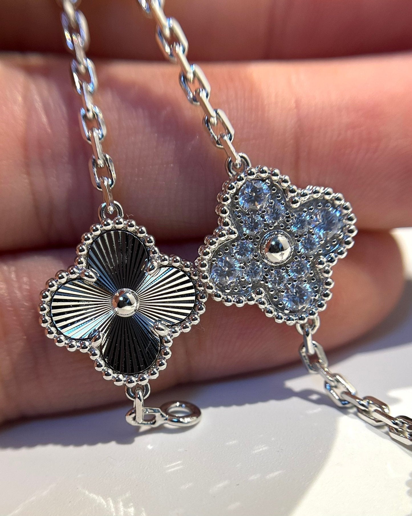 [Opulent Aurora]CLOVER 5 MOTIF SILVER DIAMOND BRACELET