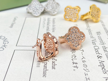 [Amore Jewelry]CLOVER DIAMOND STUD EARRINGS