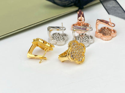 [Amore Jewelry]CLOVER DIAMOND STUD EARRINGS