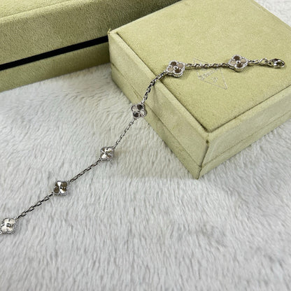 [Opulent Aurora]CLOVER 6 MOTIF DIAMOND BRACELET
