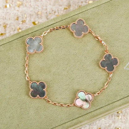 [Amore Jewelry] CLOVER 5 MOTIF GRAY MOP BRACELET COLLECTION